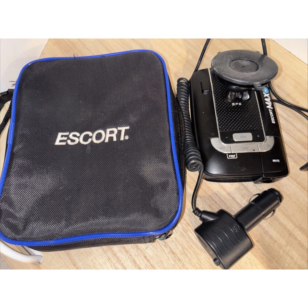 Escort MAX 360 Laser Radar Detector - Case/Windshield Mount/ Smart Cord Included